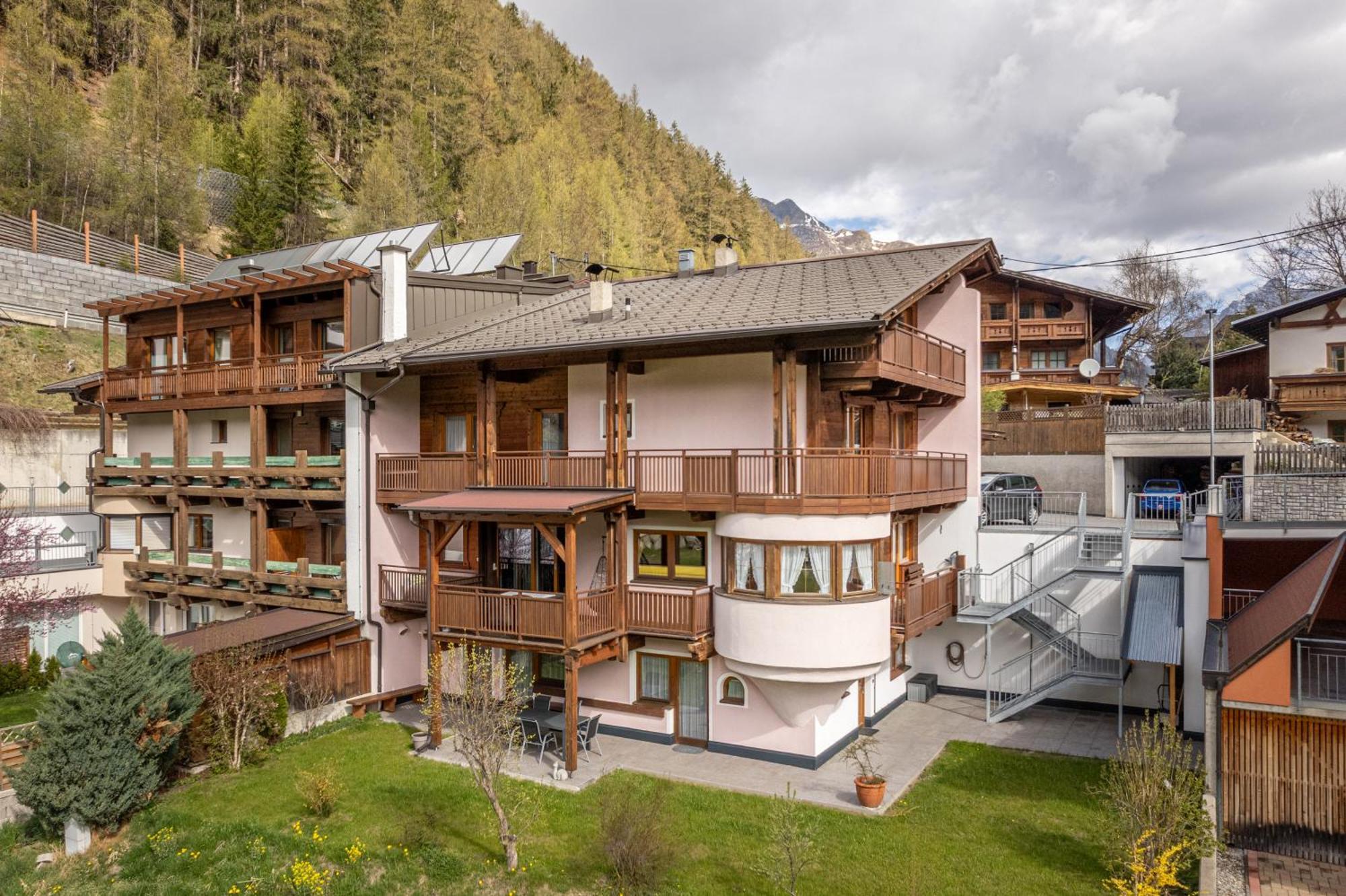 Gaestehaus Raphaela Solden Exterior photo